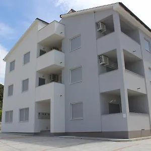 Petrusic Supetarska Draga